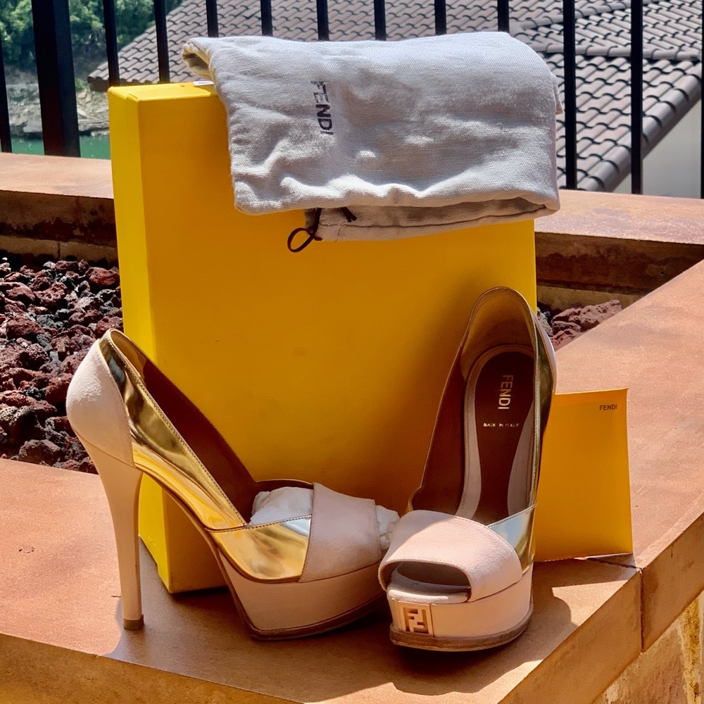 GORGEOUS Fendi pumps. Only worn 3 times